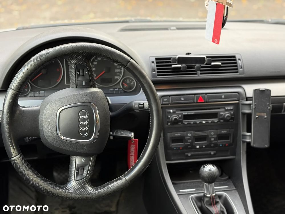 Audi A4 Avant 2.0 TDI - 10