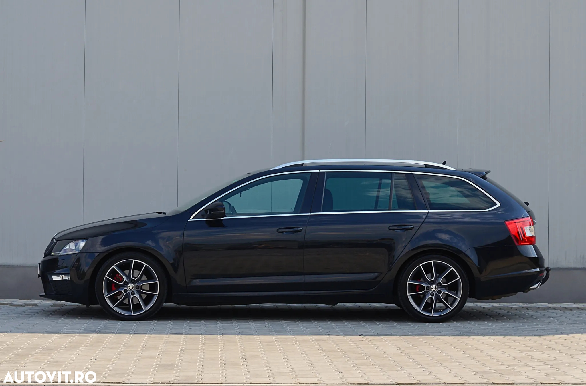 Skoda Octavia Combi 2.0 TDI DSG RS - 4
