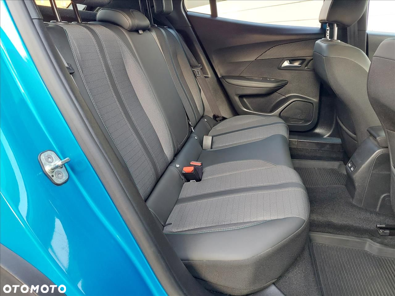 Peugeot 2008 1.2 PureTech Allure Pack S&S - 7