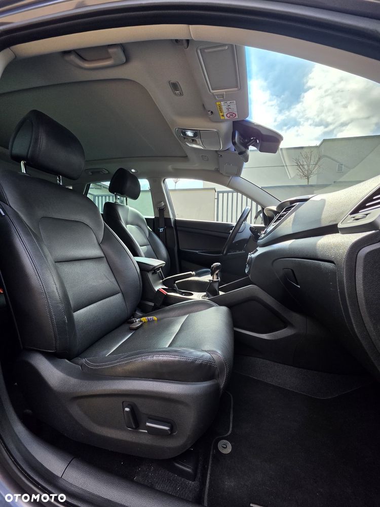 Hyundai Tucson 1.7 CRDI BlueDrive Style 2WD - 19
