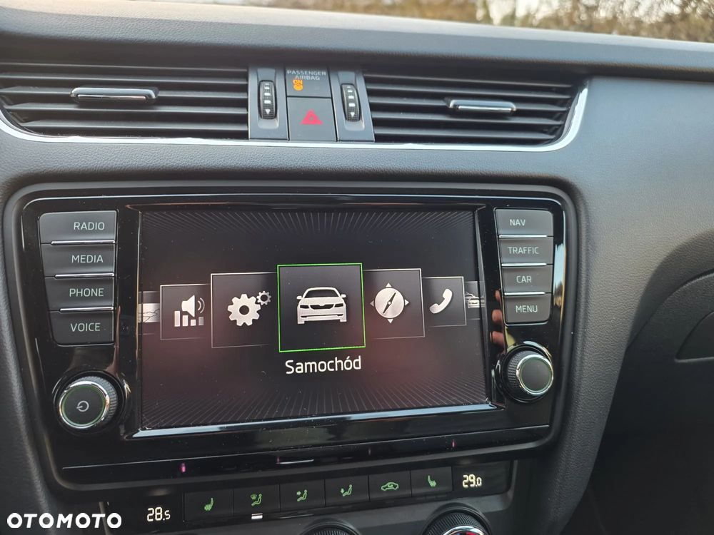 Skoda Octavia 2.0 TDI DSG RS - 21