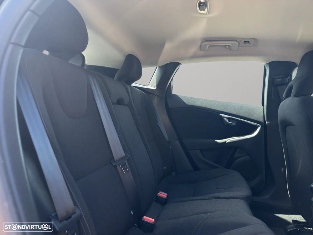Volvo V40 1.6 D2 Momentum - 16
