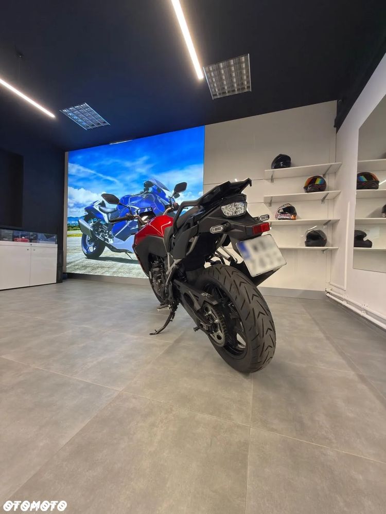 Suzuki V-STROM - 4