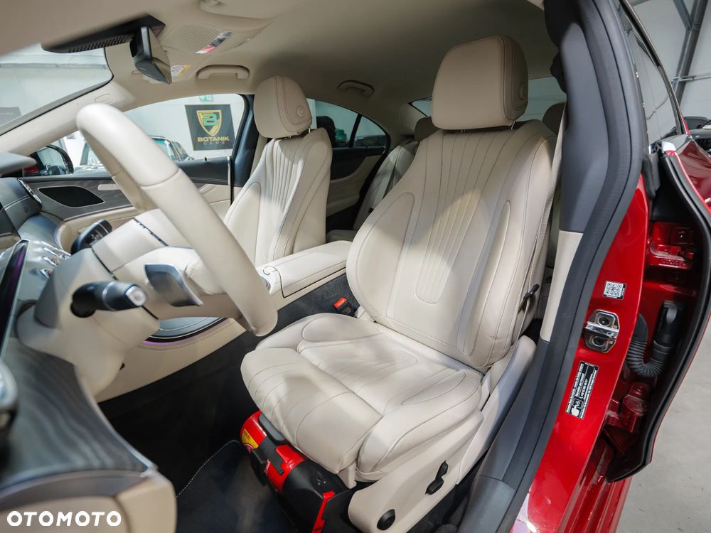 Mercedes-Benz CLS 300 d 4-Matic AMG - 16
