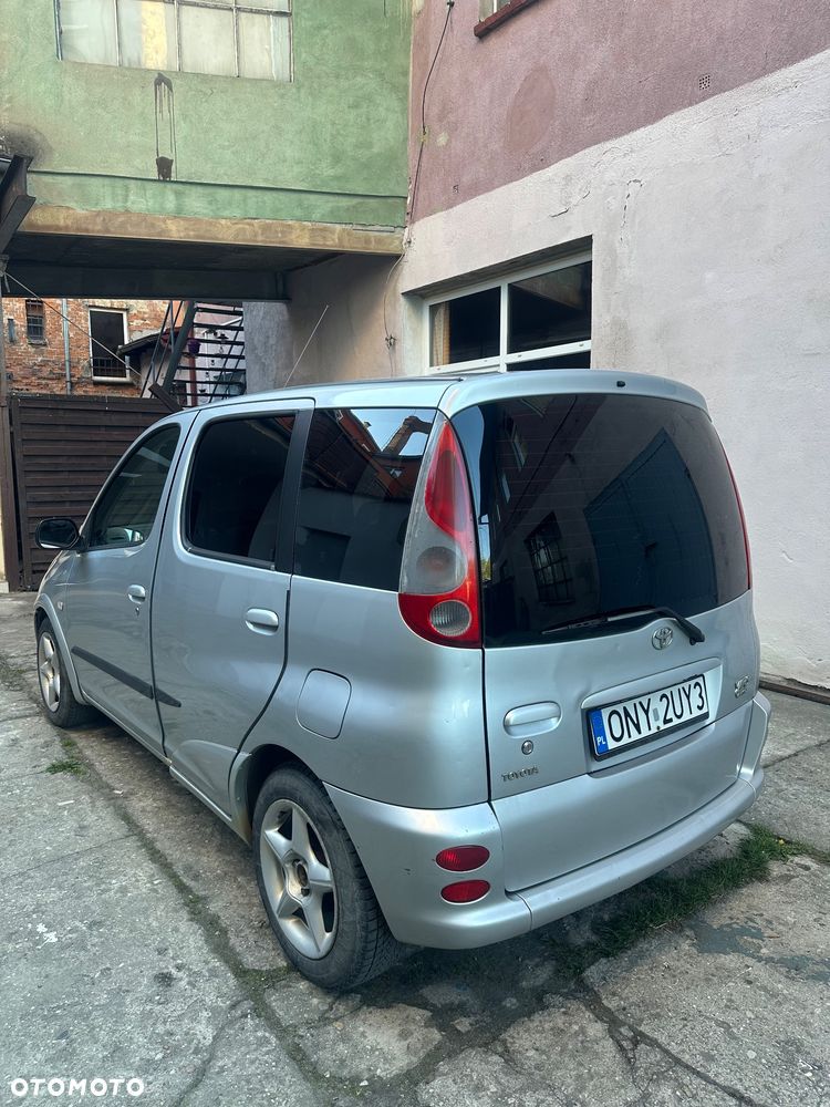 Toyota Yaris Verso - 6