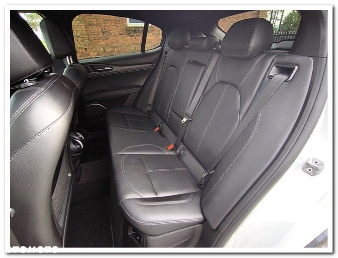 Alfa Romeo Stelvio 2.0 Turbo 16V AT8-Q4 Executive - 29