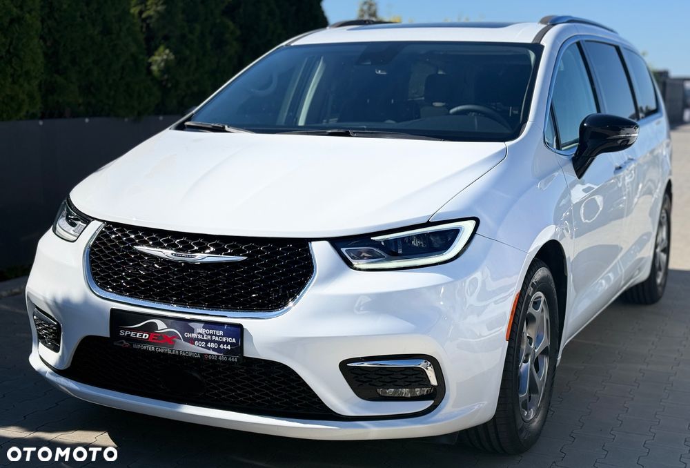 Chrysler Pacifica - 2