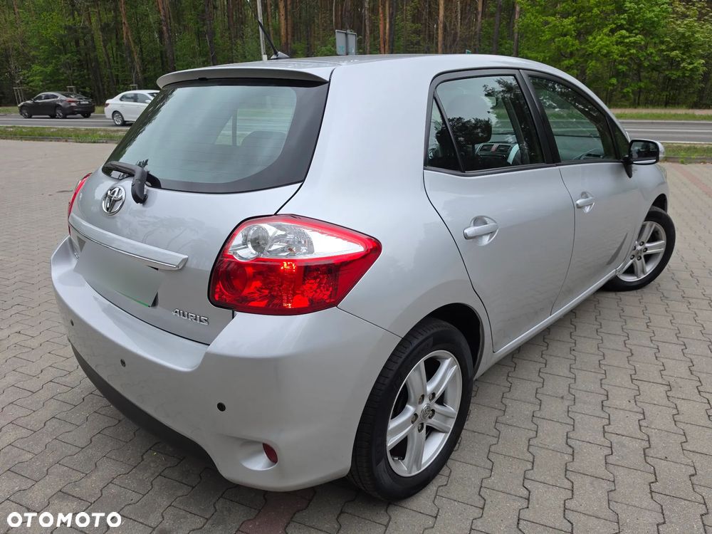 Toyota Auris 1.6 Luna - 17