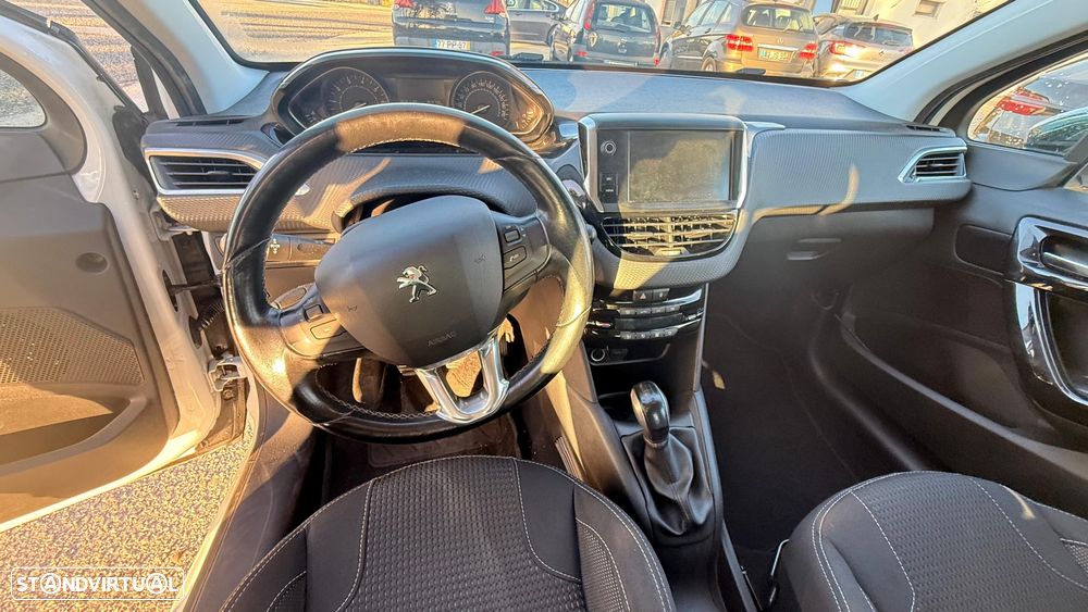 Peugeot 208 1.2 PureTech Active - 13