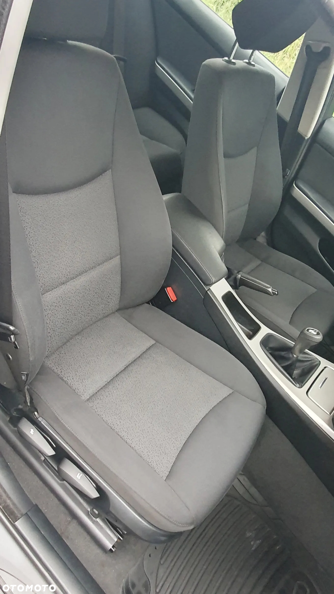 BMW Seria 3 318i - 23