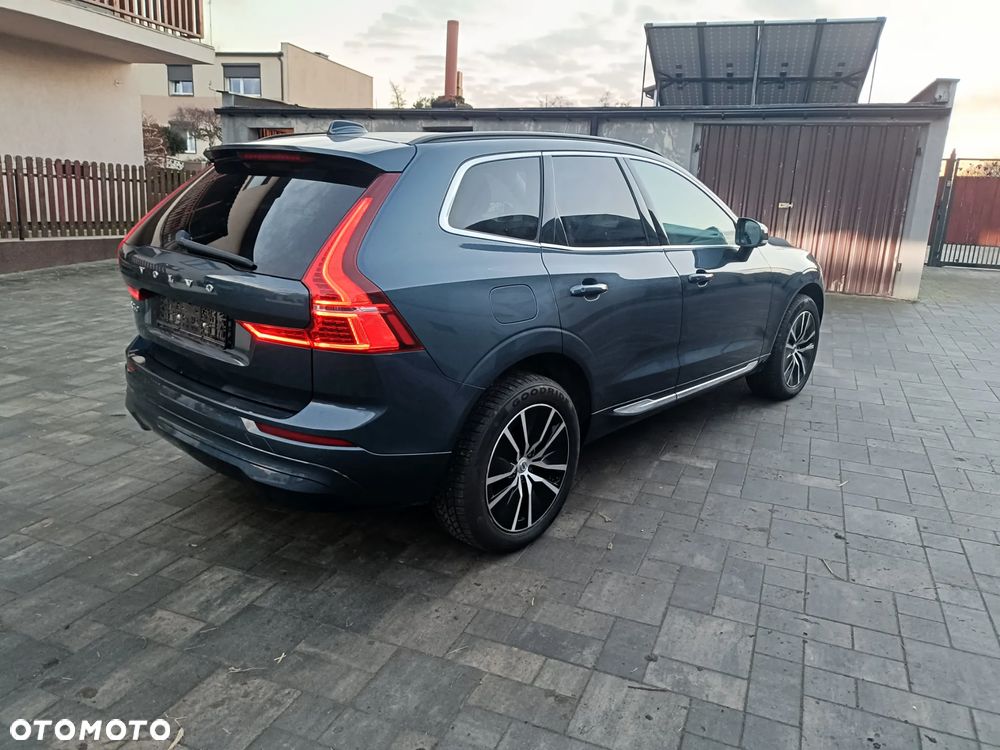 Volvo XC 60 B4 D AWD Geartronic Momentum Pro - 4