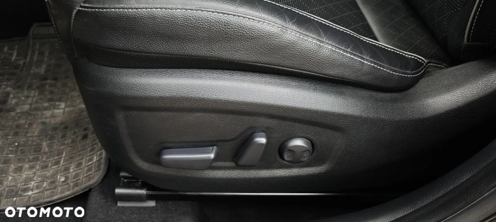 Kia Ceed 1.6 GDI DCT OPF Platinum Edition - 28