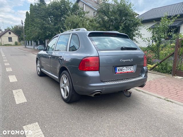 Porsche Cayenne - 4