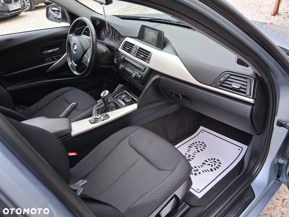 BMW Seria 3 318d DPF - 11