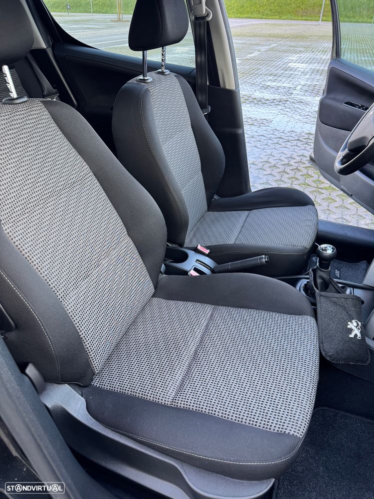 Peugeot 207 1.4 16V Active - 13