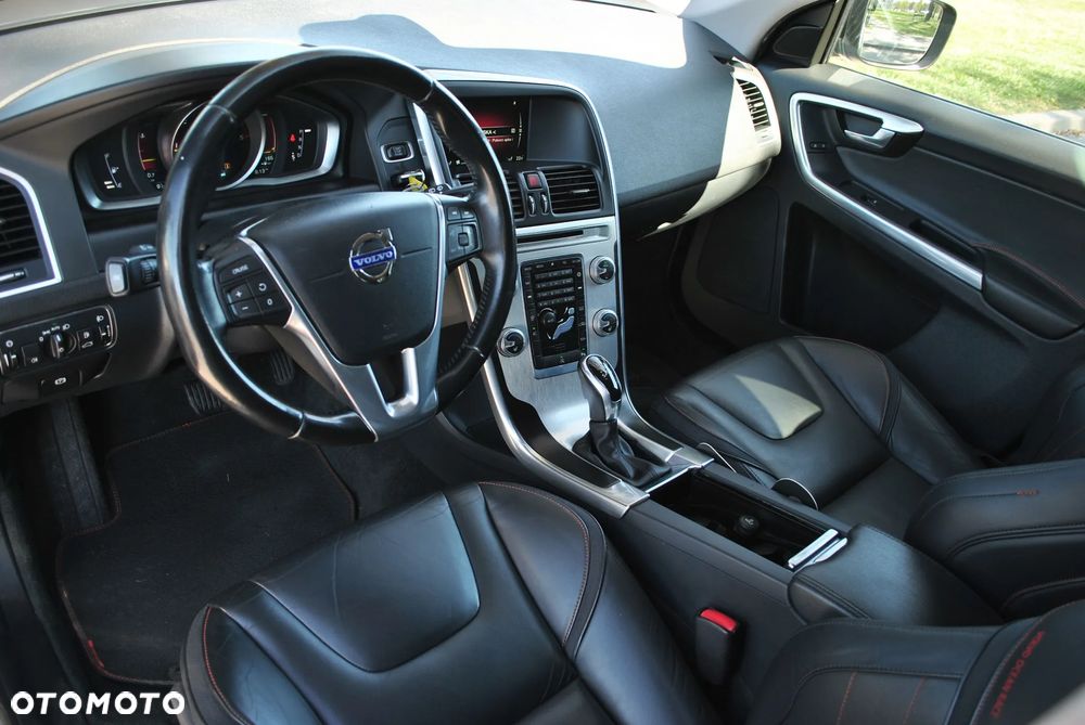 Volvo XC 60 D4 Drive-E Ocean Race - 11