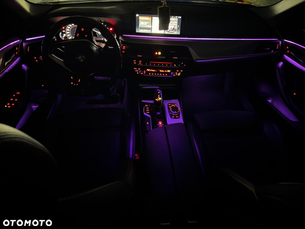 BMW Seria 5 525d Sport Line - 36