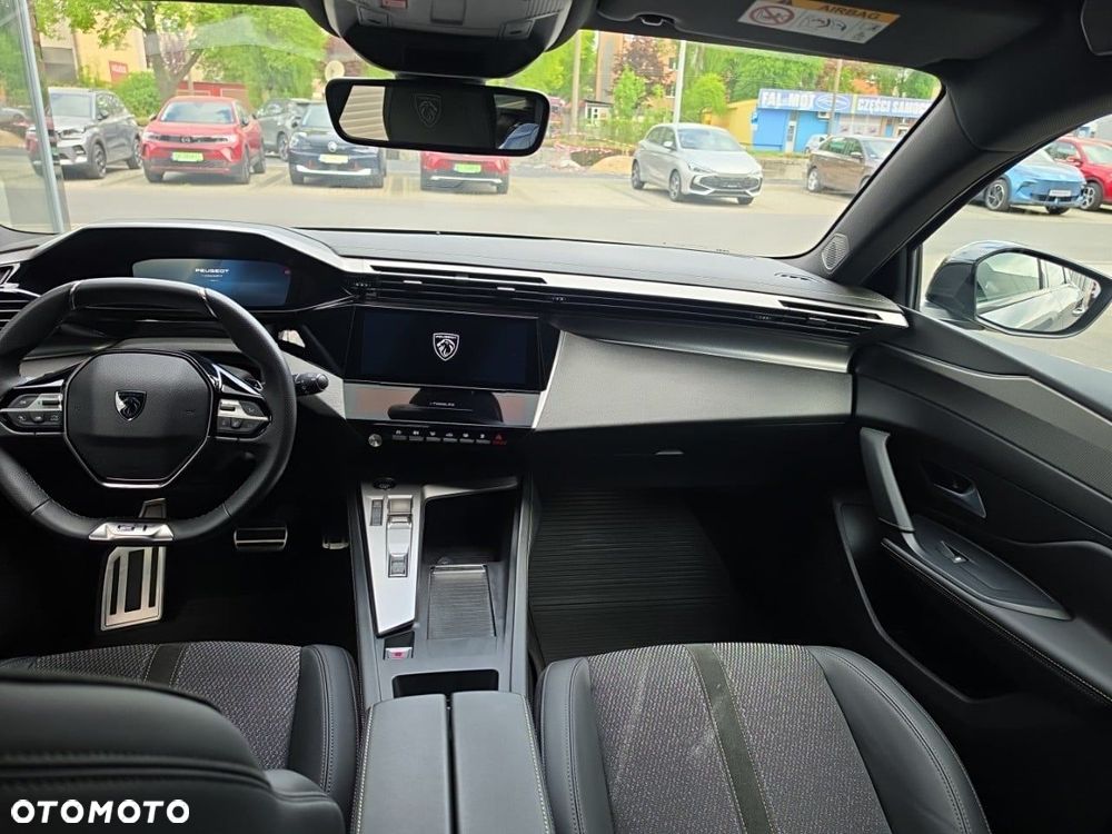 Peugeot 308 - 8