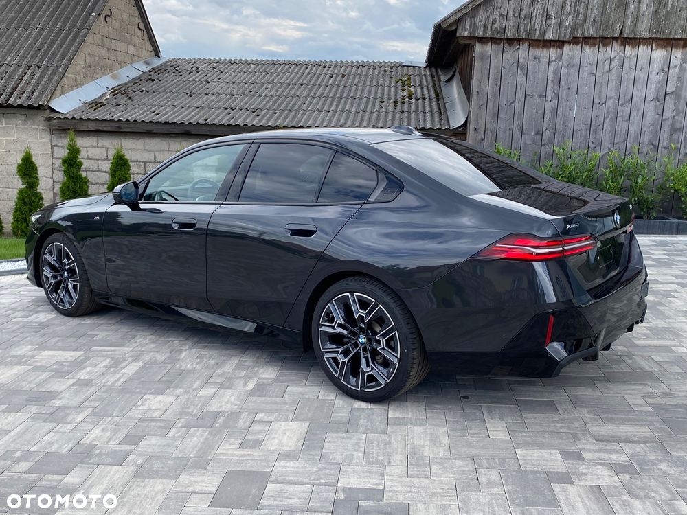 BMW Seria 5 520d xDrive - 13