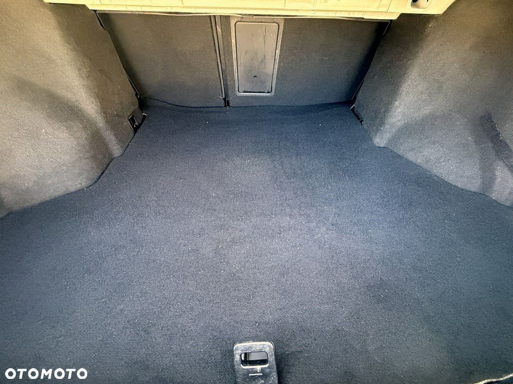 Toyota Avensis 2.0 Premium MS - 23