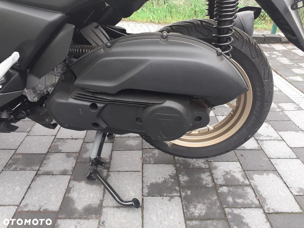 Yamaha X-max - 24