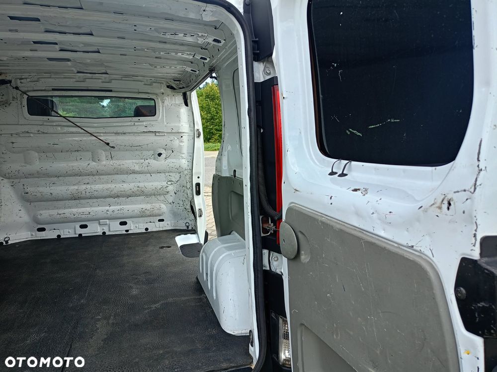 Renault Trafic - 18