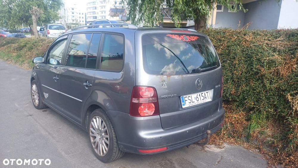 Volkswagen Touran - 2