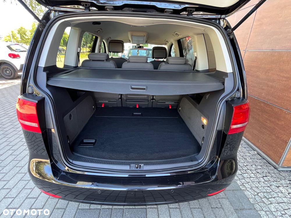 Volkswagen Touran 2.0 TDI DPF BlueMotion Technology DSG MATCH - 21