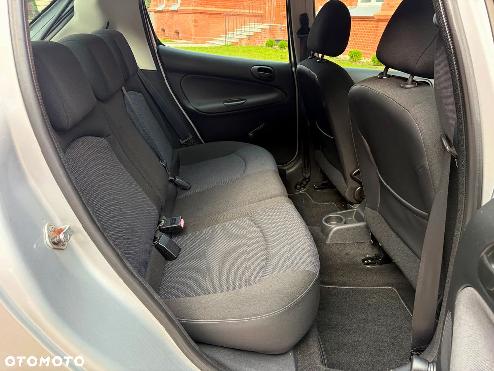 Peugeot 206 - 8