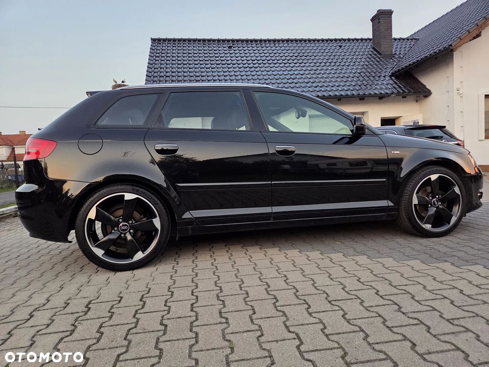 Audi A3 Sportback 1.6 TDI DPF S tronic S line Sportpaket - 5