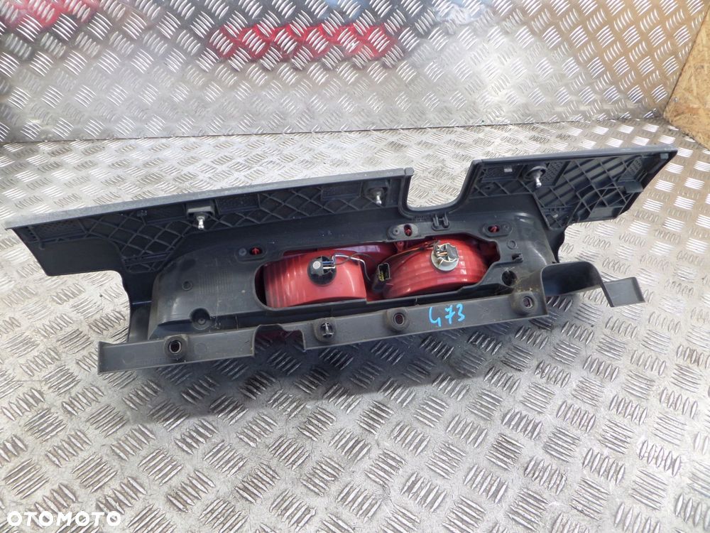 lampa tylna lewa renault trafic lift 06-14 89038990 - 4