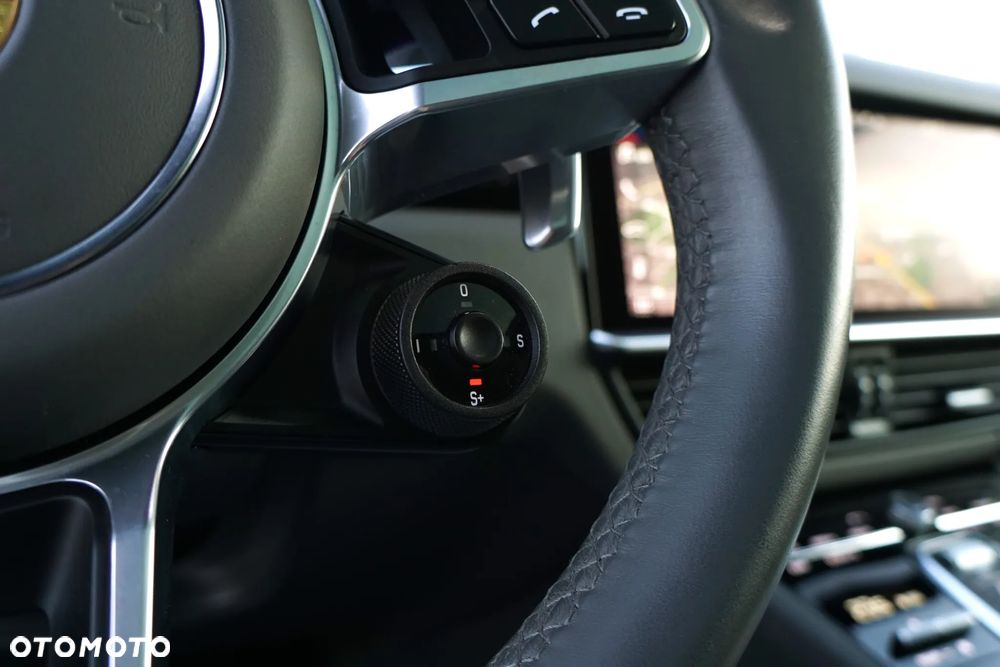 Porsche Cayenne Standard - 29