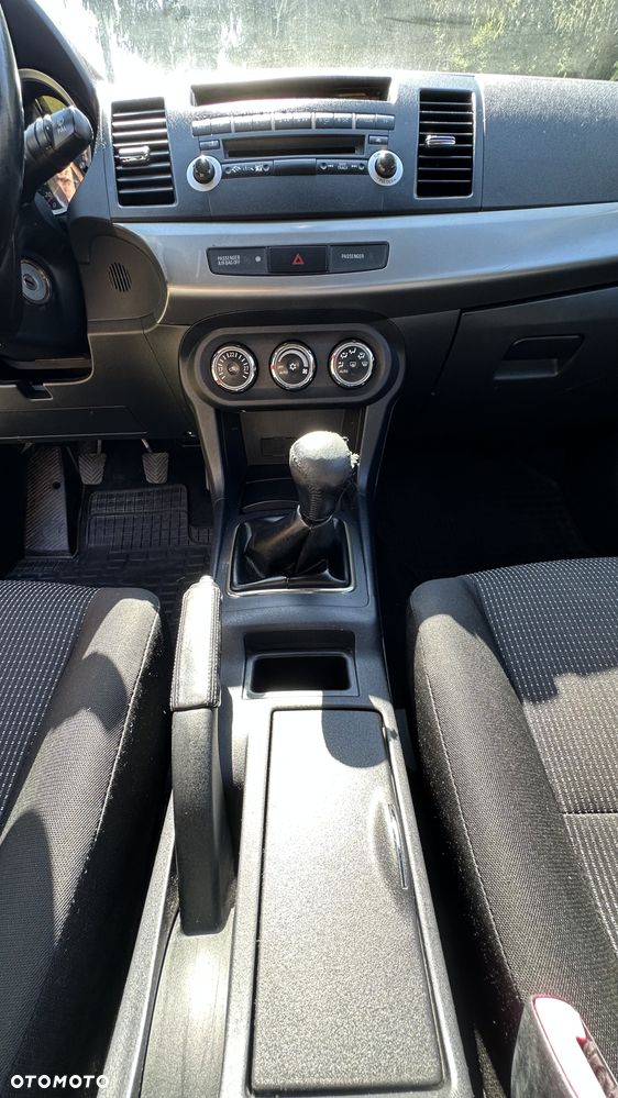 Mitsubishi Lancer 1.8 Invite - 17