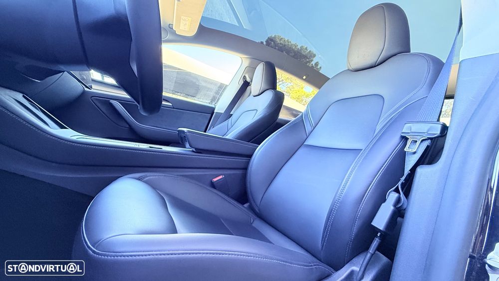 Tesla Model Y Long Range Dual Motor AWD - 14