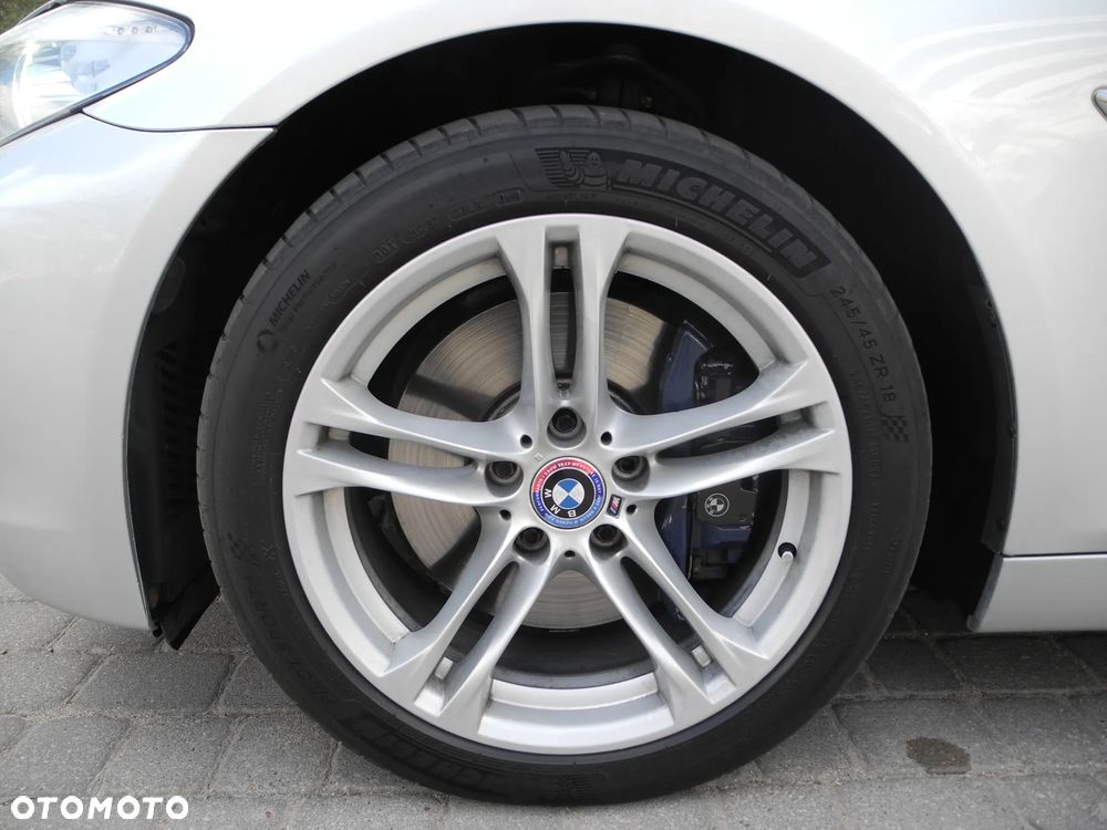 BMW Seria 5 535d xDrive Sport-Aut - 29