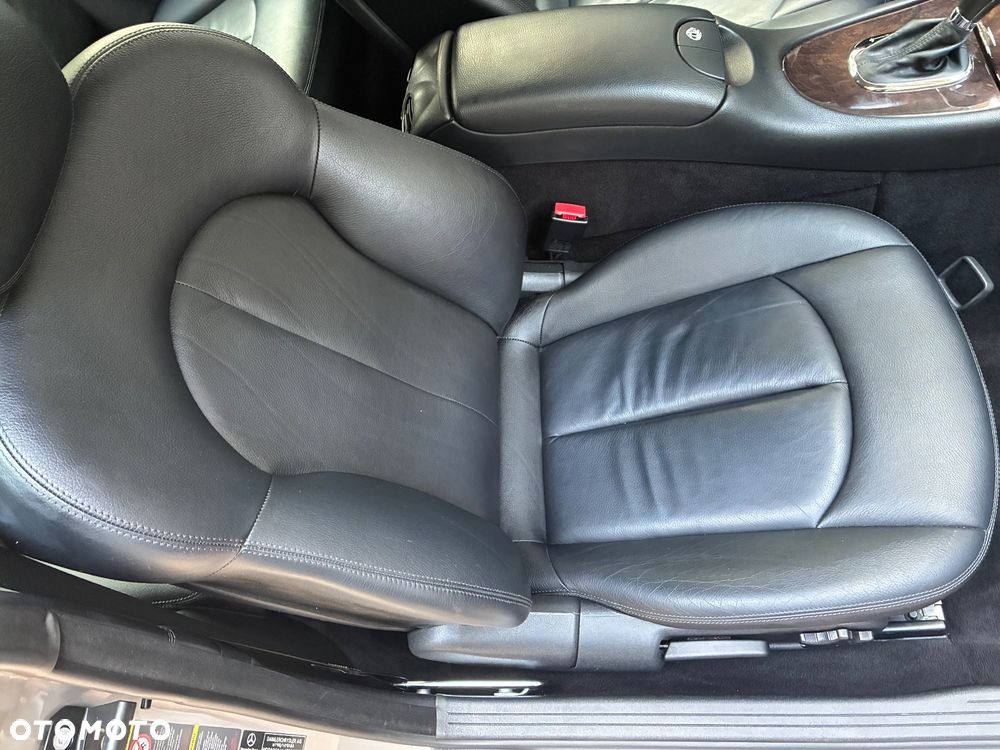 Mercedes-Benz CLK - 27