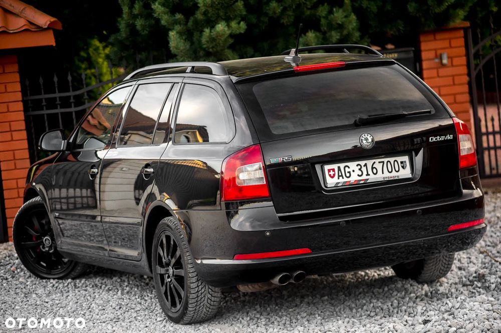 Skoda Octavia 2.0 TSI RS - 9