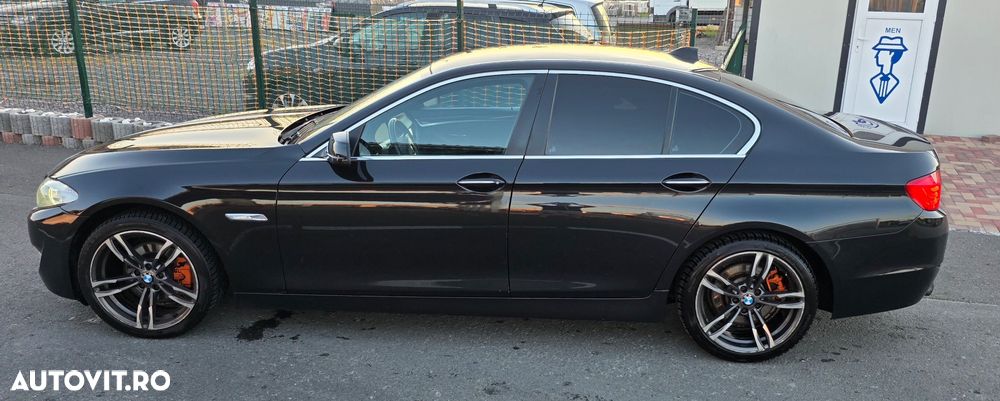 BMW Seria 5 520d - 14
