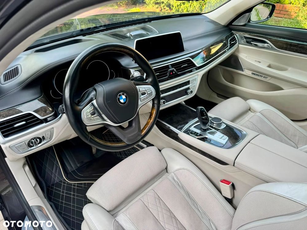 BMW Seria 7 750Li xDrive - 20