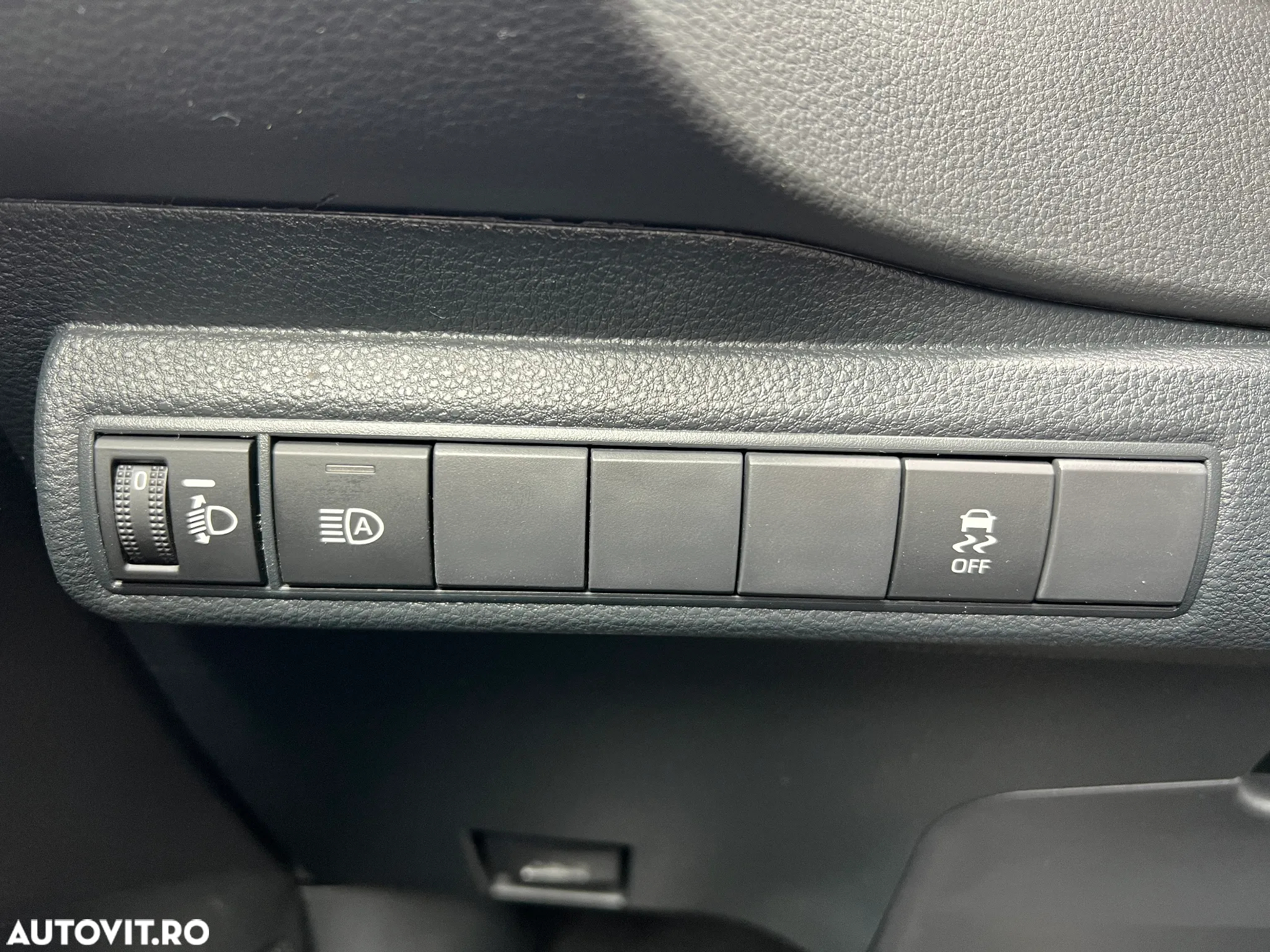 Toyota Corolla 1.8 HSD Eco - 18
