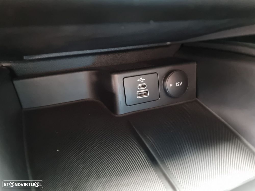 Ford Focus 1.0 EcoBoost MHEV ST-Line - 11