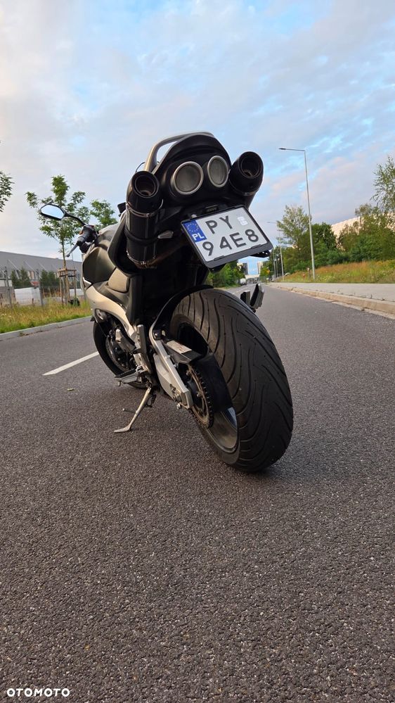 Suzuki GSR - 3
