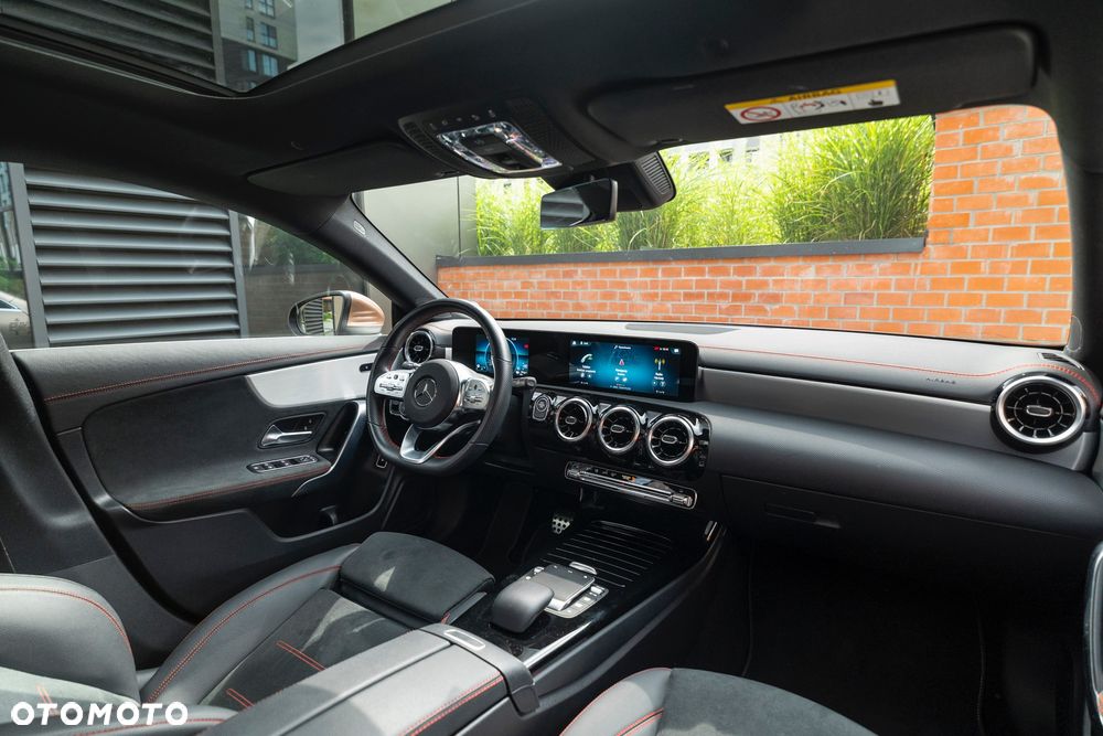 Mercedes-Benz CLA 250 e PHEV AMG Line 8G-DCT - 16