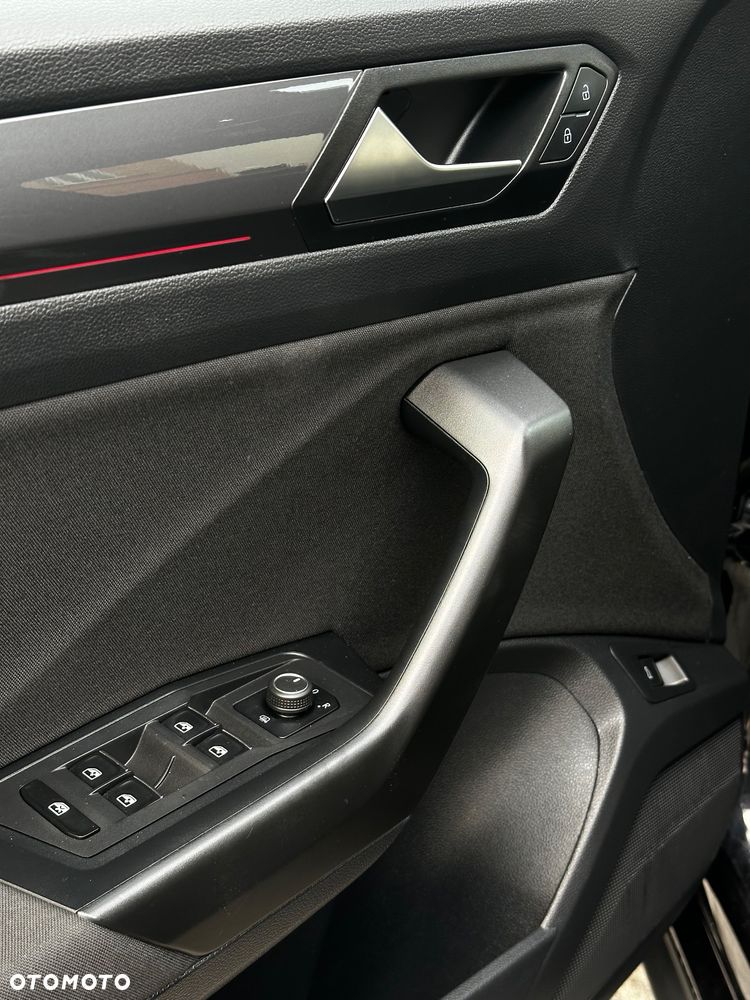 Volkswagen T-Roc - 24