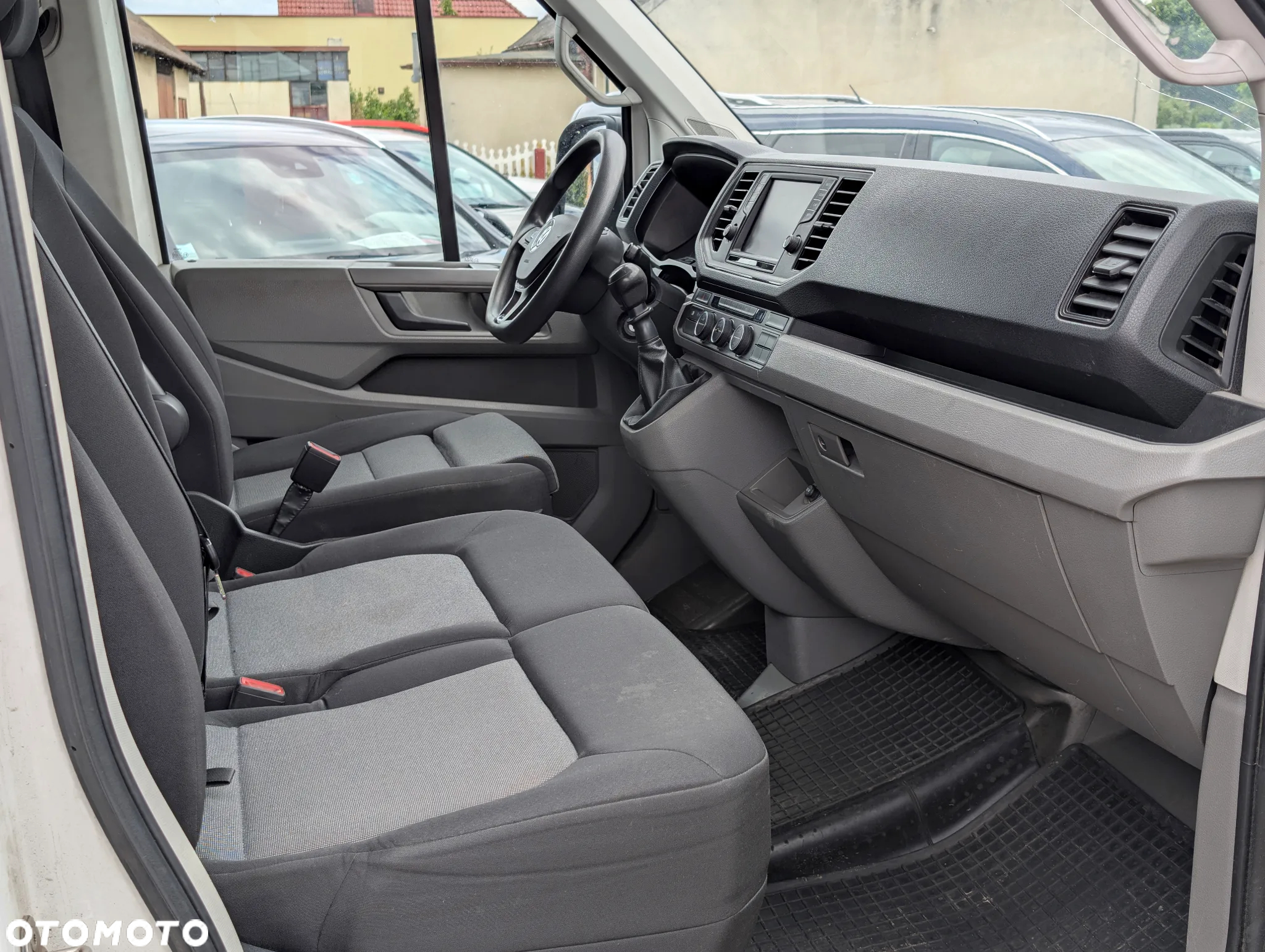 Volkswagen Crafter brygadówka 6 osób, ładowność 1177kg, Krajowy - 16