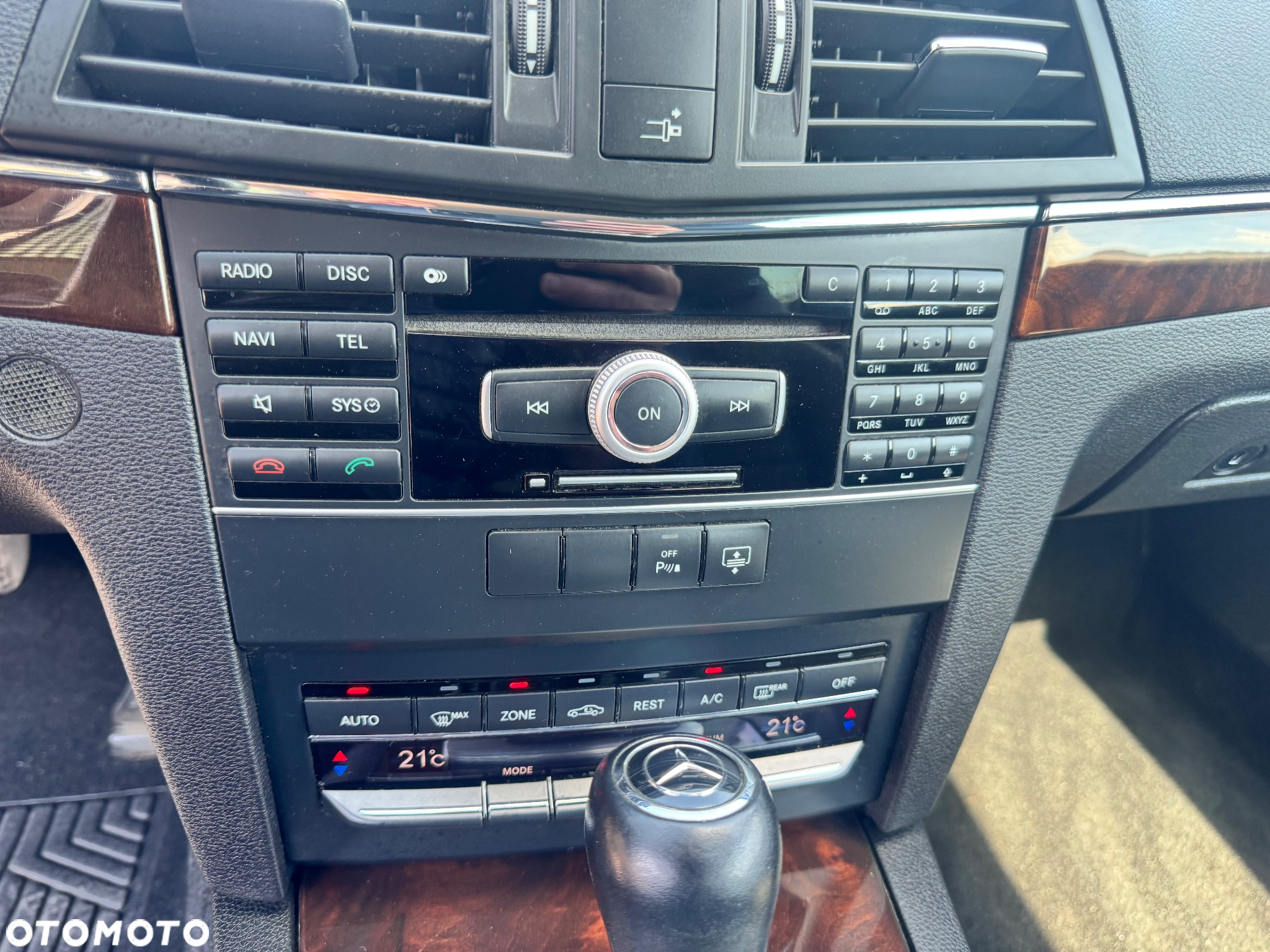 Mercedes-Benz Klasa E 350 CGI Cabrio BlueEFFICIENCY 7G-TRONIC Avantgarde - 24