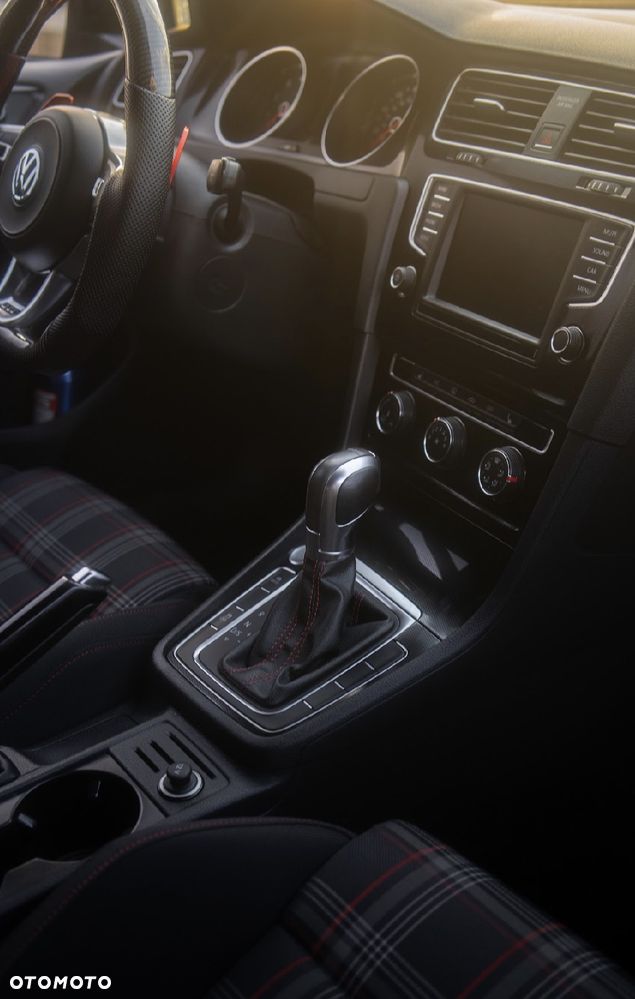 Volkswagen Golf 2.0 TSI BMT GTI DSG - 15