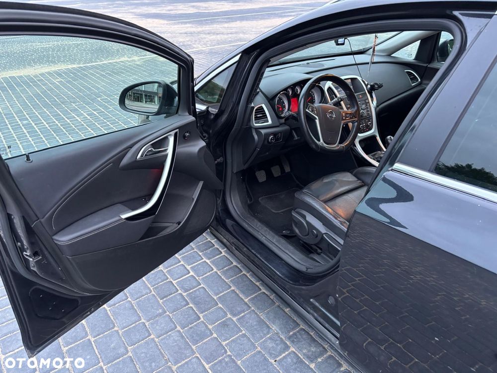 Opel Astra 2013 photo 4