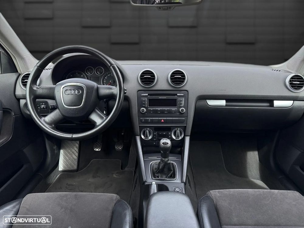 Audi A3 Sportback 1.6 TDI Attraction Business Line - 10