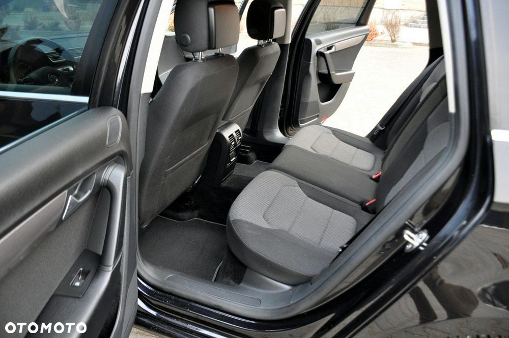 Volkswagen Passat - 20